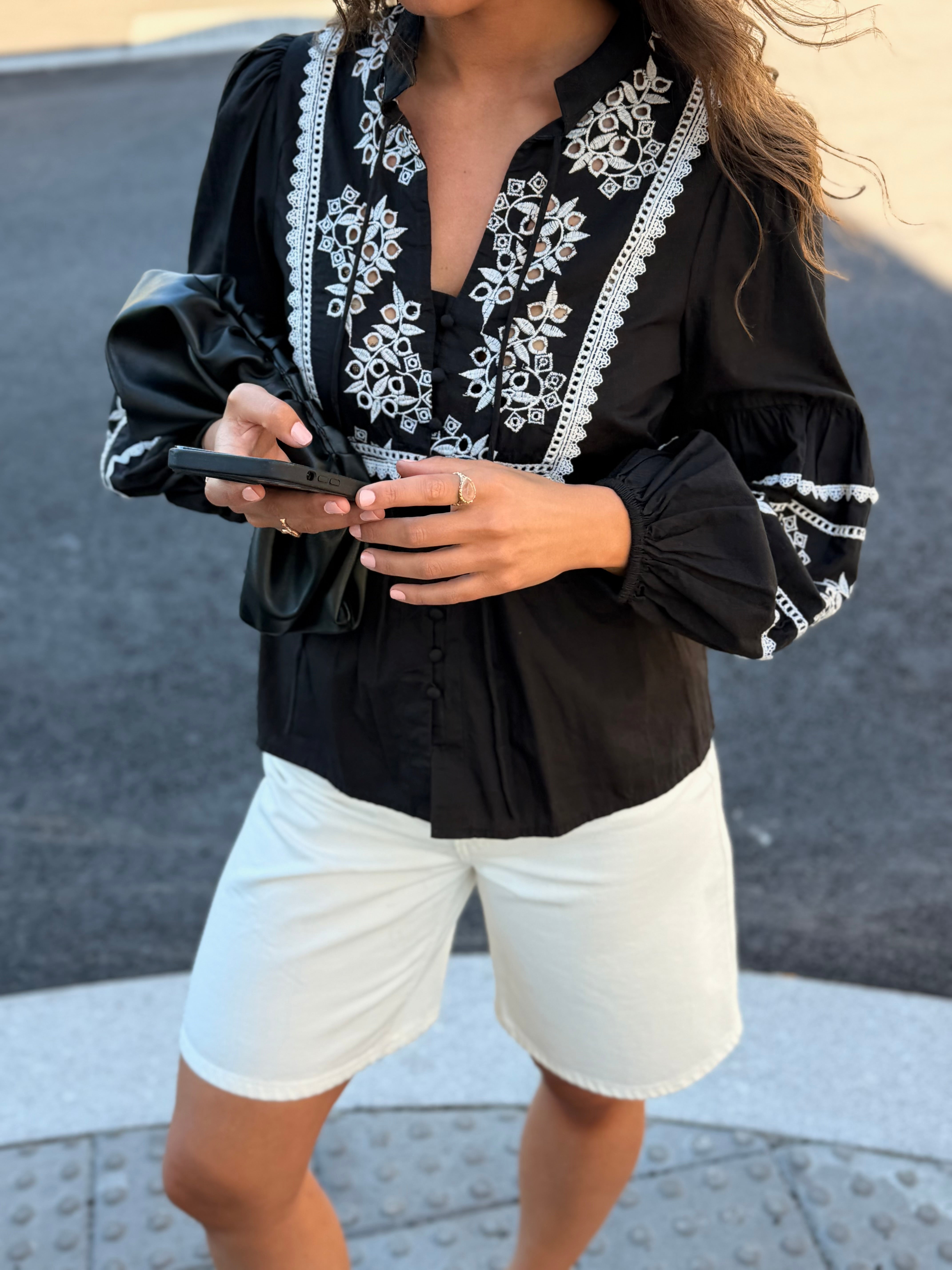 VMEMOLA Top - Black